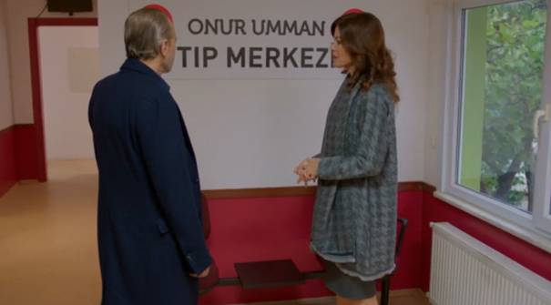 Haftanın jesti Despina’dan geliyor. Karşınızda Onur Umman Tıp Merkezi.